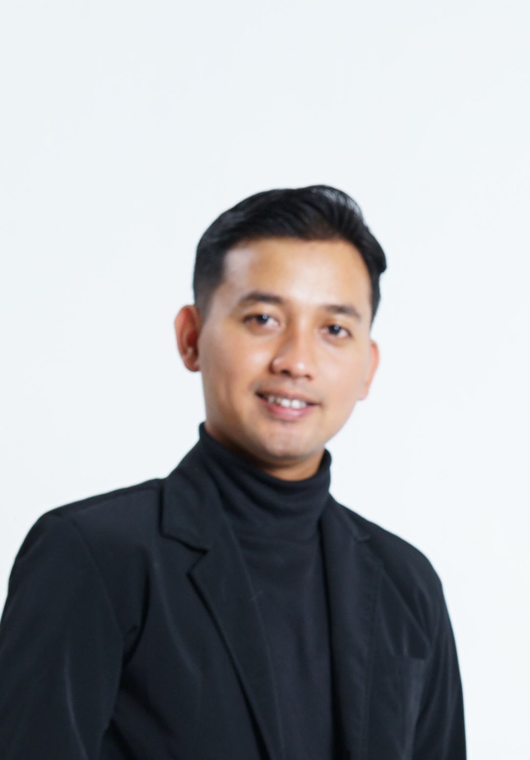 Bride portrait - Andini wearing elegant white dress